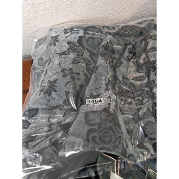 Jones New York Floral S White Black Blouse Button Up Collared Tiered Top‎ Staple - Picture 10 of 10